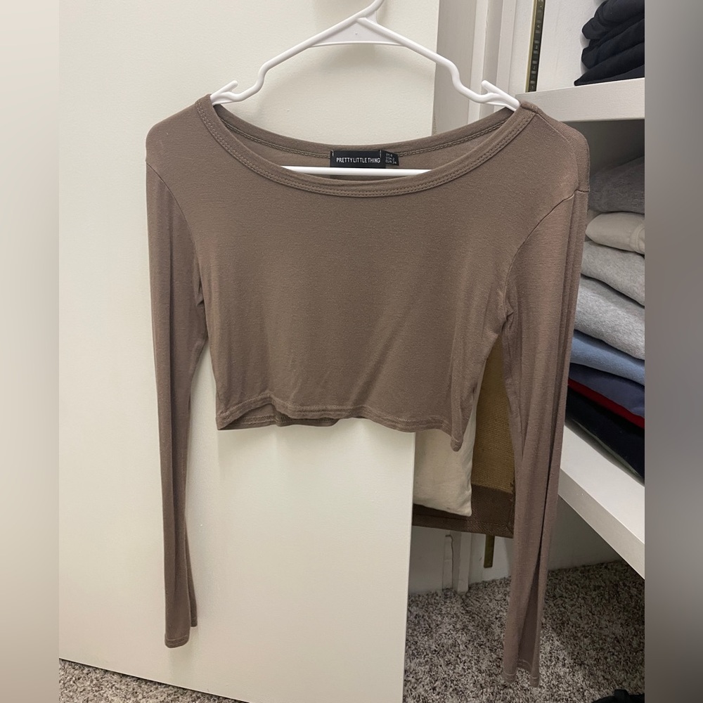 PrettyLittleThing Cropped Long Sleeve
